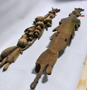 lot 301 image: Pair of Italian Hanging Carved Wood Sculptures of Food