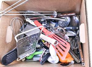 lot 382 image: Box of Assorted Kitchen Utensils