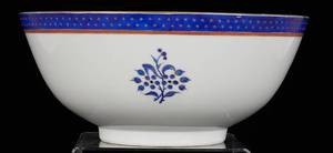lot 49 image: Chinese Export Porcelain Bowl