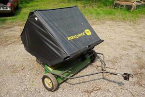 lot 5 image: John Deere 42 Tow Behind Yard Sweeper