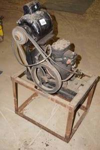 lot 25 image: Vintage Jack & Heintz Belt Drive Air Compressor
