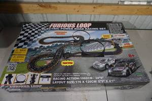 lot 20 image: Furious Loop Electric Slot Car Set