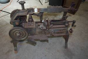 lot 17 image: Antique Miller-Knuth 3156 Belt Drive Power Hacksaw