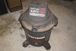 lot 30 image: Craftsman 16 Gallon Wet Dry Vac