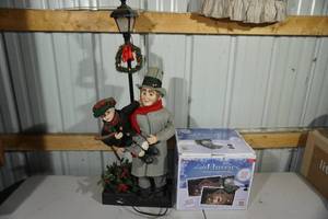 lot 33 image: Christmas Decorations - Flurries Light, Christmas Carol