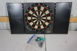 lot 38 image: Halex Battery Powered Electronic Dartboard with Darts