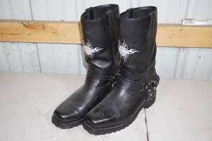 lot 42 image: Harley-Davidson Leather Riding Boots - Mens 11.5
