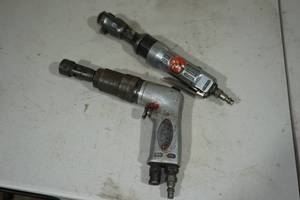 lot 43 image: Air Tools - Sioux Drill, Campbell Hausfeld Ratchet