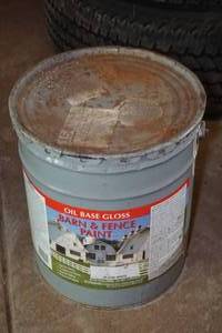 lot 71 image: 5 Gallon Bucket of White Oil Base Paint
