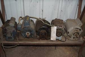 lot 75 image: 5 Electric Motors
