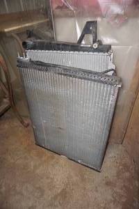 lot 77 image: Radiator and Condensor for Ford F-150 Pickup