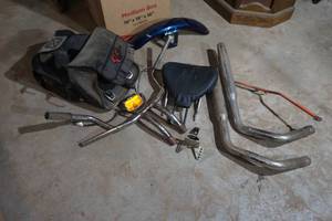 lot 83 image: Assorted Harley-Davidson - Bars, Back Rest, Fender, Pipes