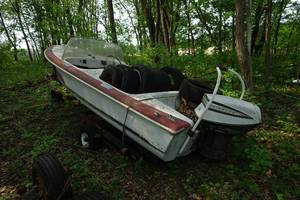 lot 154 image: Fiberglass Boat - 1964 Evinrude Lark VI 40 HP Outboard