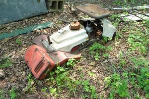 lot 152 image: Antique Craftsman Riding Mower Frame
