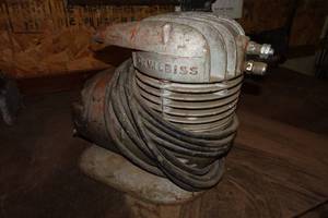 lot 137 image: Vintage DeVilbiss Air Compressor Head