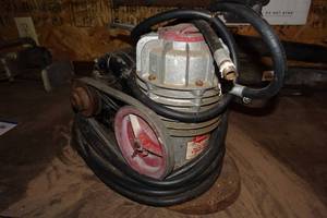 lot 136 image: Vintage Speedy Sprayer Air Compressor