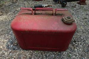 lot 134 image: Universal Metal Boat Gas Tank
