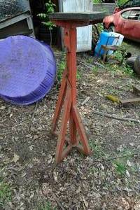 lot 128 image: Adjustable Height Heavy Duty Stand