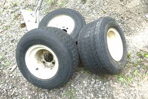 lot 124 image: Assorted Golf Cart Wheels and Tires