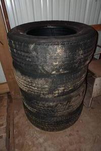 lot 60 image: 4 Continental Contitrac LT27565R18 Truck Tires