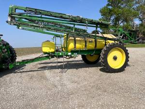 lot 4 image: 2005 FAST 7400 Sprayer w 120 ft Boom