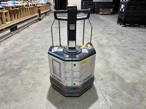 lot 18 image: Crown PW 3000 Walkie Electric Pallet Jack