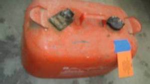 lot 9026 image: 6 gallon OMC outboard motor gas tank
