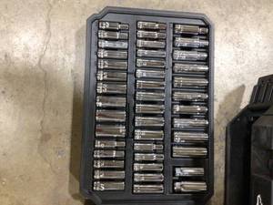lot 8 image: Husky Mechanics Tool Set (290-Piece)   Customer Returns See Pictures