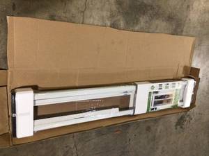 lot 29 image: Weather Star 36 in. x 78 in. Brisa White Short Retractable Screen Door    Customer Returns See Pictures