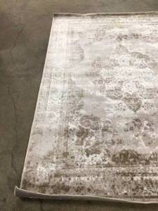 lot 39 image: Greyish White Rug Customer Returns See Pictures