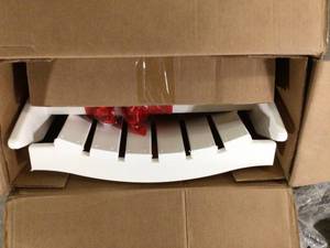 lot 45 image: POLYWOOD Grant Park Traditional Curveback White Plastic Outdoor Patio Adirondack Chair    Customer Returns See Pictures