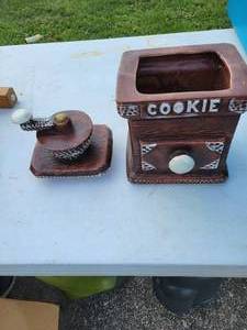 lot 7 image: Coffee Grinder Cookie Jar