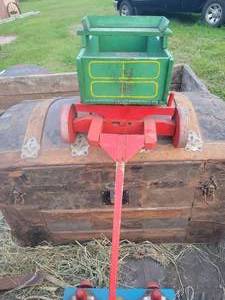 lot 27 image: Antique Childs Buckwagon