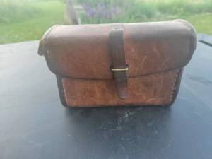 lot 29 image: 243 Winchester bullets in a Vintage Belt Holder (20)