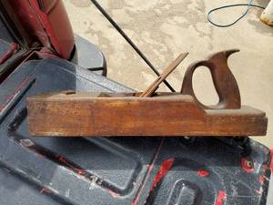 lot 173 image: Old wood block plane 12 in.