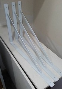 Shelf brackets. Reinforced, 21in. x 14in. (3)