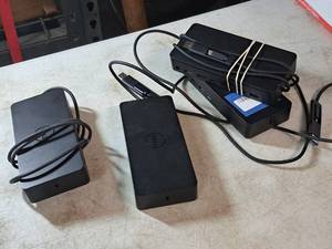 lot 81 image: Lot of (4) Dell Docking Stations D6000