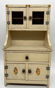 lot 4 image: Vintage Wooden Childs Doll Painted Hutch Pantry Cabinet