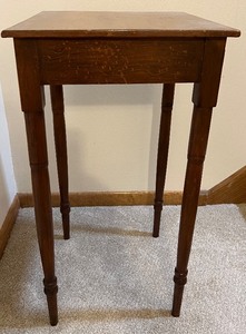 lot 72 image: Vintage Wood Side End Table