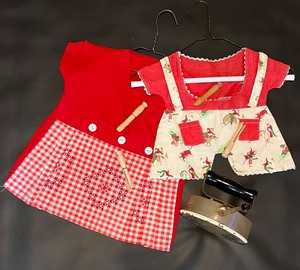 lot 84 image: Vintage Clothes Pins Bags & Vintage Iron