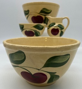 lot 124 image: Vintage Watts Ware Pottery Bowls & Creamer