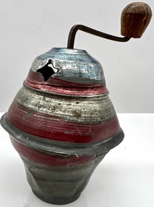lot 49 image: Vintage Metal Toys