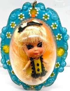 lot 96 image: Vintage 1966 LIDDLE KIDDLES Lucky Locket set of 3 compacts with dolls