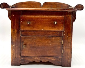 lot 115 image: Rustic Vintage Dollhouse Dresser and Dry Sink