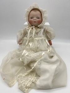 lot 165 image: Vintage Antique Grace Putnam Bisque Doll - Germany