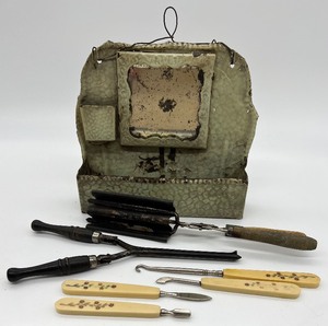 lot 180 image: Vintage Toiletry Treasures