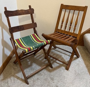 lot 193 image: Vintage Childs  Doll Folding Chairs