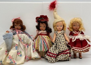 lot 201 image: Sassy Vintage Storybook Dolls - 4