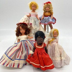 lot 203 image: Assortment of 5 Vintage Storybook Dolls