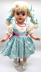 lot 213 image: Pair of Tall Blondes including a 1950s Vintage TONI DOLL